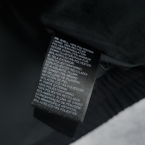 The North Face Vest Womens Small Black 600 Down Hooded Faux Fur Puffer Quilted - Picture 16 of 16